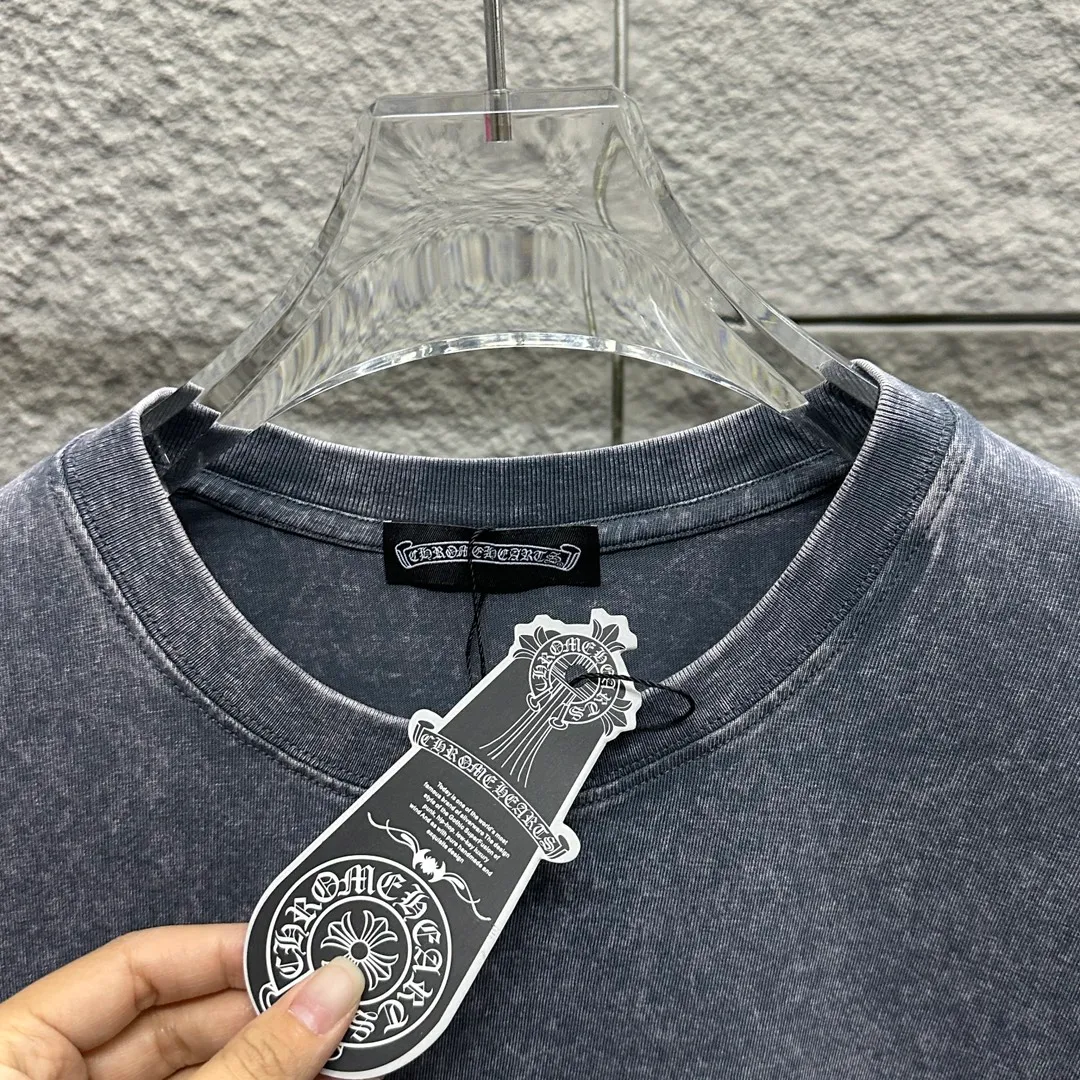 🅿️180 CH* Crow Heart* 2025 spring and summer new style Snowflake distressed washed retro round neck short sleeves Chest and front logo Horseshoe print on front and back Customized fabric Short-sleeved T-shirt Unisex Size: S M L XL XXL Color: Snowflake Black Snowflake Gray Snowflake Pink Snowflake Blue